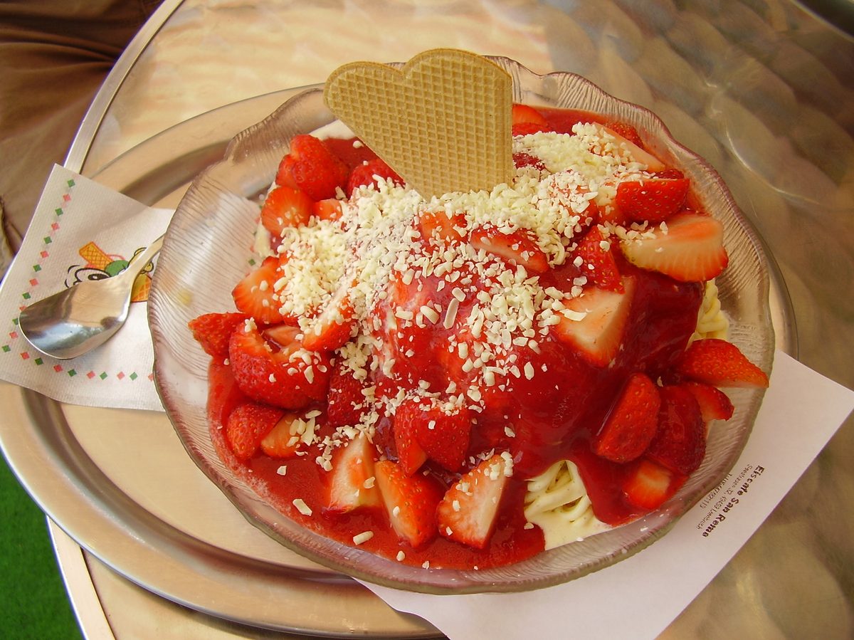 Spaghetti-Eis Erdbeere